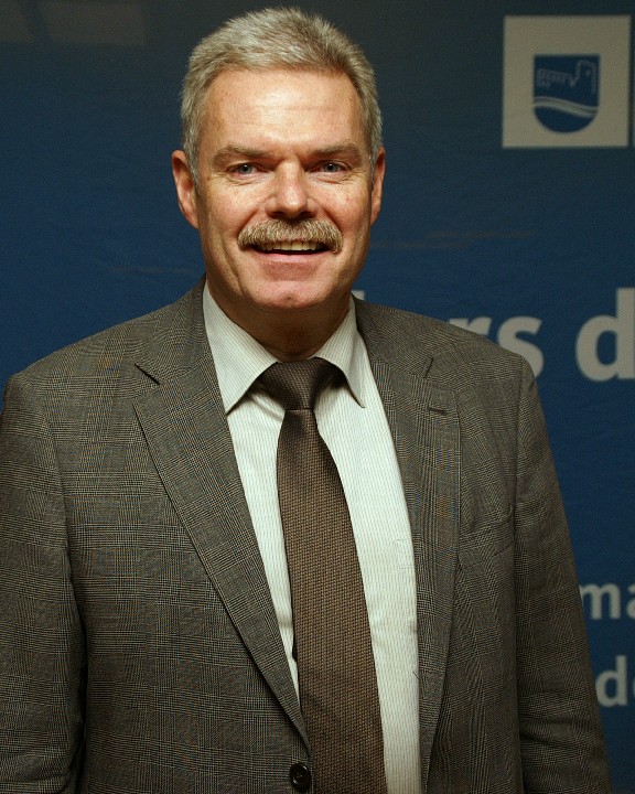 G&uuml;ther Au