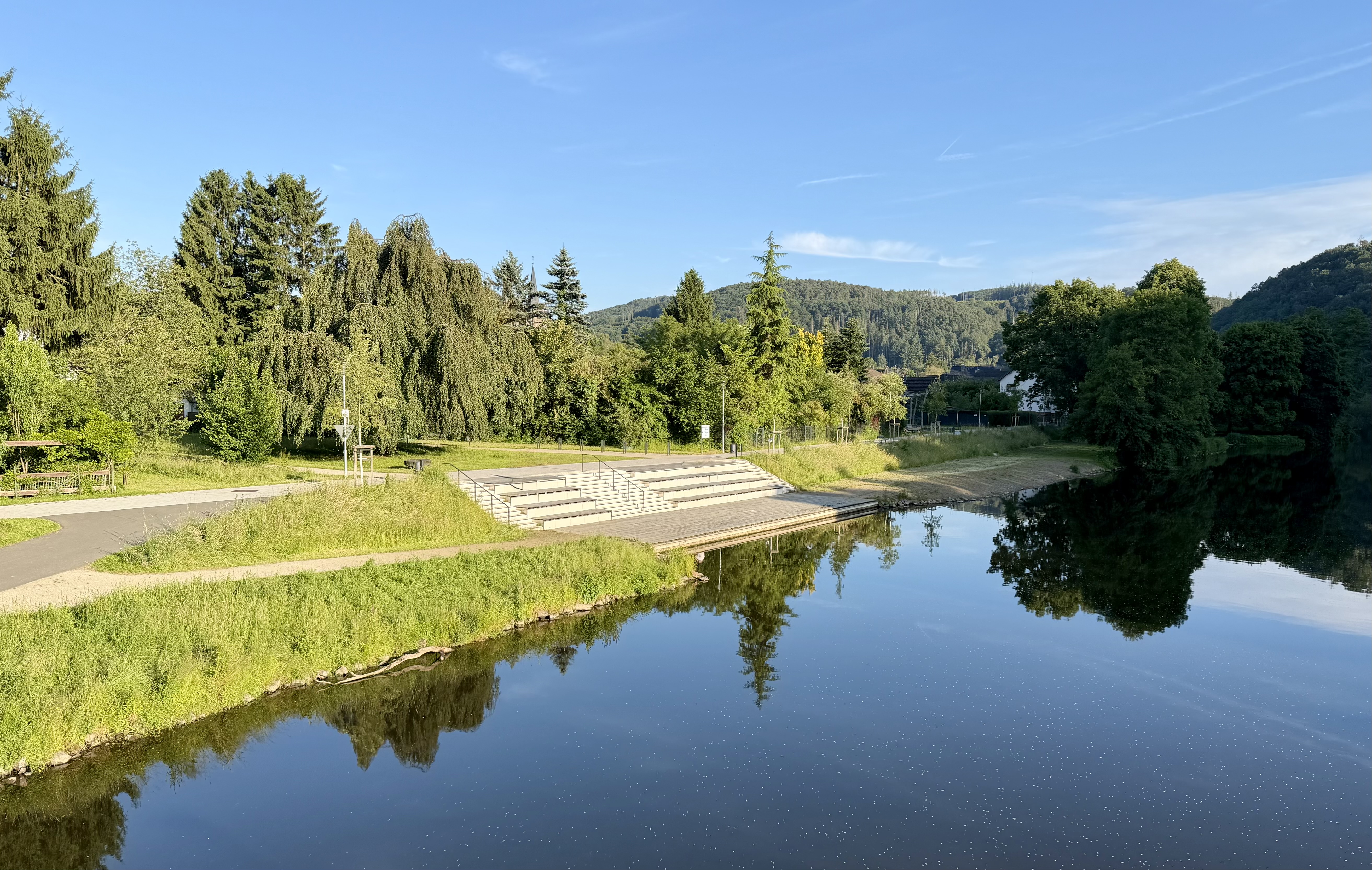 Der neue Pavillon am Bootshafen Dattenfeld soll das Vereinsleben und die Dorfgemeinschaft st�rken. Das Land NRW unterst�tzt das Vorhaben mit 139.000 Euro.