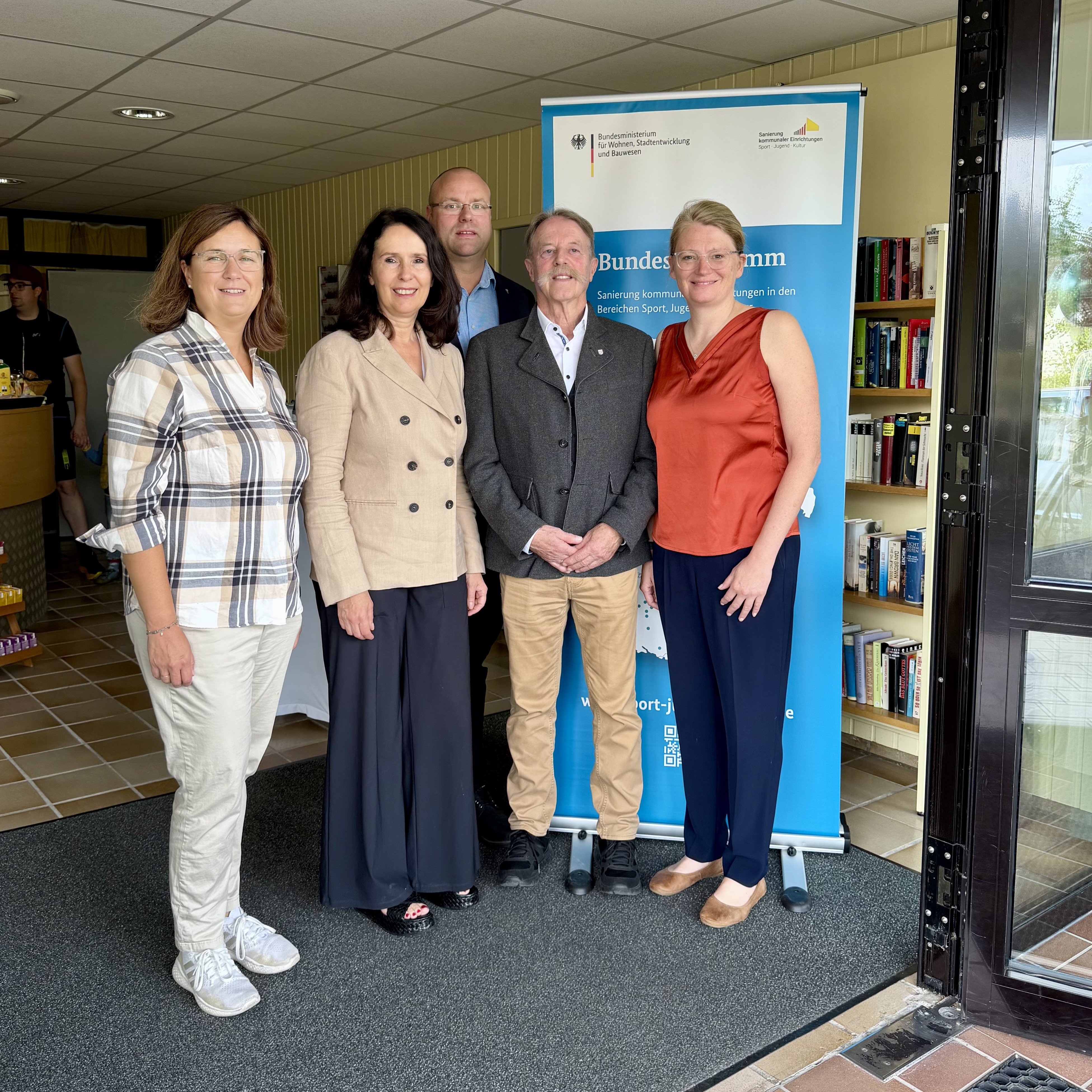 v.l.n.r.: Evelyn H�ller (CDU- & CDU/FDP-Fraktionsvorsitzende Windeck), Elisabeth Winkelmeier-Becker (MDB CDU), Sascha Schneider (Ratsmitglied, CDU), Uwe Fr�hling (Kreistagsmitglied, CDU), Alexandra Gau� (B�rgermeisterin)
